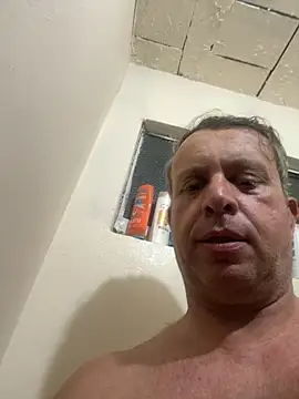 Snapshot of wellingtonmds chatting on 10-31-25, 02:01 wellingtonmds online show from 10-31-25, 02:01