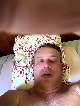 Snapshot of wellingtonmds chatting on 11-20-25, 03:01 wellingtonmds online show from 11-20-25, 03:01