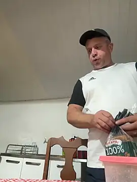 Snapshot of wellingtonmds chatting on 11-24-25, 12:21 wellingtonmds online show from 11-24-25, 12:21