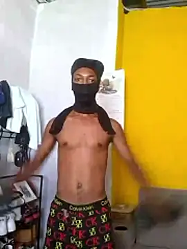 Snapshot of 876tom chatting on 02-01-26, 07:34 876tom online show from 02-01-26, 07:34