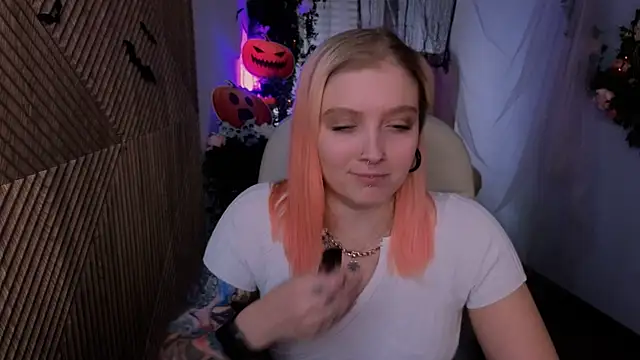 Kiki shay online show from 10-28-25, 09:06