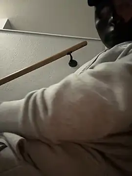 Snapshot of Kneetoe2025 chatting on 11-21-25, 08:46 Kneetoe2025 online show from 11-21-25, 08:46