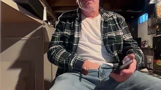 Snapshot of Kneetoe2025 chatting on 12-03-25, 10:08 Kneetoe2025 online show from 12-03-25, 10:08