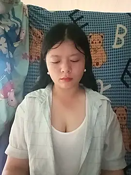 lisa-bae00 online show from 05-19-26, 11:22