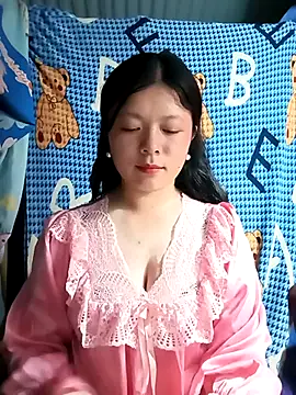 Snapshot of lisa-bae00 chatting on 06-05-26, 12:00 lisa-bae00 online show from 06-05-26, 12:00