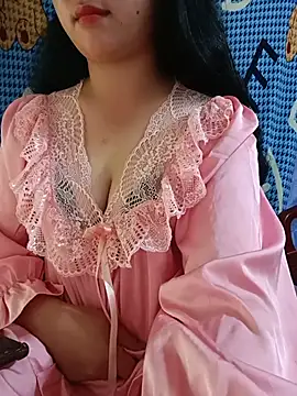Snapshot of lisa-bae00 chatting on 06-06-26, 12:05 lisa-bae00 online show from 06-06-26, 12:05