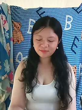 Snapshot of lisa-bae00 chatting on 06-07-26, 12:37 lisa-bae00 online show from 06-07-26, 12:37