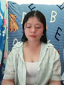 Snapshot of lisa-bae00 chatting on 06-08-26, 03:18 lisa-bae00 online show from 06-08-26, 03:18