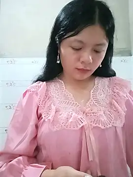 Snapshot of lisa-bae00 chatting on 06-15-26, 01:02 lisa-bae00 online show from 06-15-26, 01:02