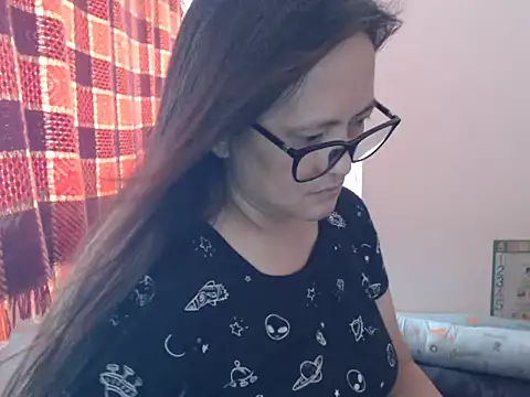 Snapshot of Kinkybela2025 chatting on 05-27-26, 02:19 Kinkybela2025 online show from 05-27-26, 02:19