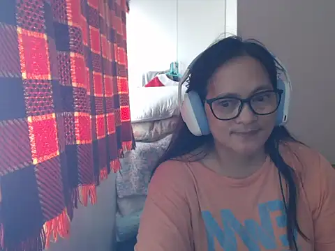 Snapshot of Kinkybela2025 chatting on 06-19-26, 12:59 Kinkybela2025 online show from 06-19-26, 12:59
