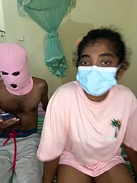 Snapshot of couplesexroom chatting on 10-22-25, 05:19 couplesexroom online show from 10-22-25, 05:19