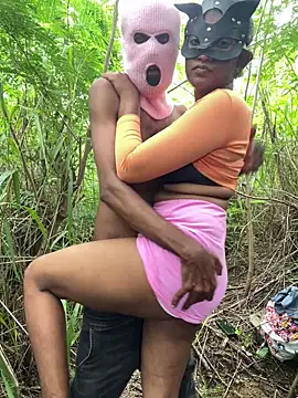 Snapshot of couplesexroom chatting on 11-26-25, 06:03 couplesexroom online show from 11-26-25, 06:03