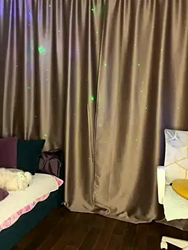 Snapshot of Drink_me_all_up chatting on 11-25-25, 09:48 Drink me all up online show from 11-25-25, 09:48