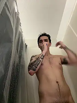 Snapshot of Orlando702@xh chatting on 11-11-25, 08:03 Orlando702xh online show from 11-11-25, 08:03