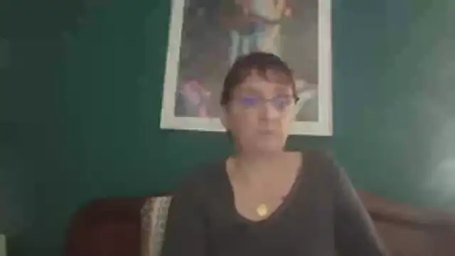 Snapshot of mymybebe chatting on 10-21-25, 12:28 mymybebe online show from 10-21-25, 12:28