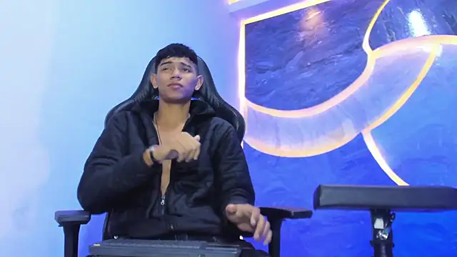 Snapshot of Sex_Boy_33_ chatting on 11-26-25, 06:03 Sex Boy 33 online show from 11-26-25, 06:03