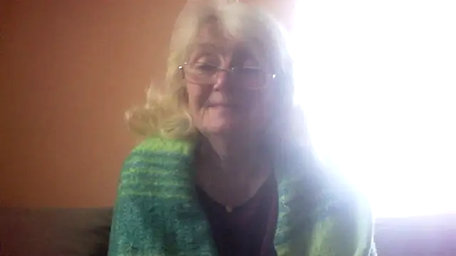 Snapshot of AmyLove353 chatting on 05-13-26, 04:54 AmyLove353 online show from 05-13-26, 04:54