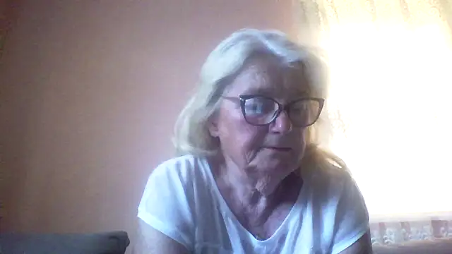 Snapshot of AmyLove353 chatting on 05-28-26, 03:48 AmyLove353 online show from 05-28-26, 03:48
