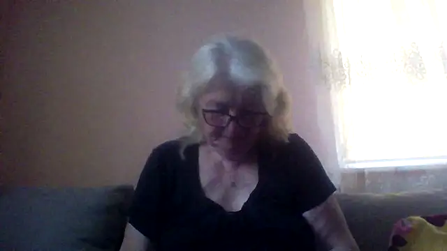 Snapshot of AmyLove353 chatting on 06-03-26, 03:20 AmyLove353 online show from 06-03-26, 03:20