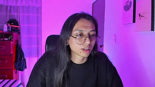 Snapshot of _Astrea_ chatting on 03-04-26, 12:49 Astrea online show from 03-04-26, 12:49