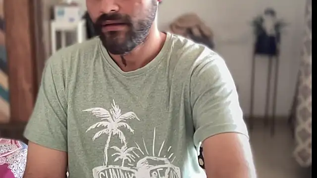 Snapshot of MakeMeAwareAah chatting on 01-09-26, 06:49 MakeMeAwareAah online show from 01-09-26, 06:49