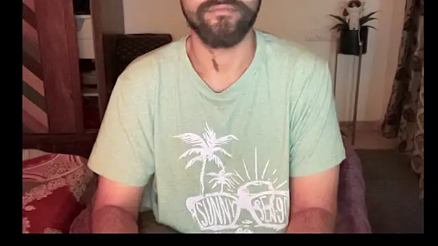 Snapshot of MakeMeAwareAah chatting on 01-09-26, 06:53 MakeMeAwareAah online show from 01-09-26, 06:53