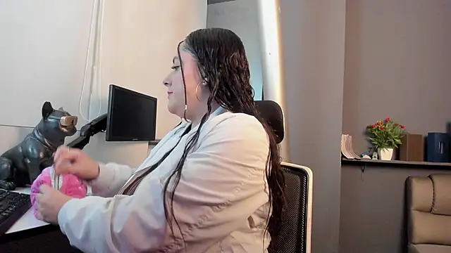 Danna piink  online show from 03-27-26, 11:10