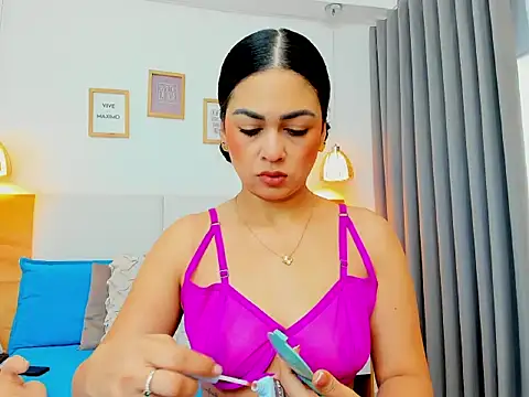 Abbie royy online show from 11-18-25, 12:20