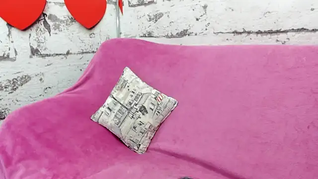 Snapshot of Kylie_Murr chatting on 02-21-26, 01:28 Kylie Murr online show from 02-21-26, 01:28