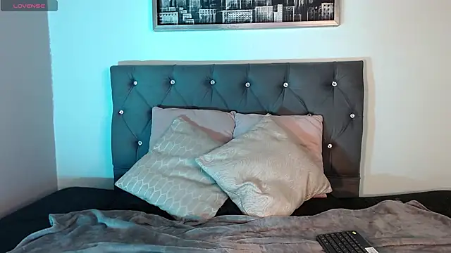 Snapshot of Astarthea_ chatting on 10-31-25, 01:01 Astarthea  online show from 10-31-25, 01:01