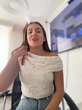 Talia Bonet online show from 03-28-26, 05:45