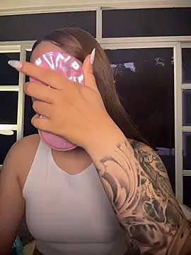 Beella1  online show from 12-18-25, 11:38