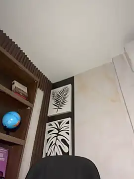 Snapshot of Beella1_ chatting on 05-10-26, 12:10 Beella1 online show from 05-10-26, 12:10