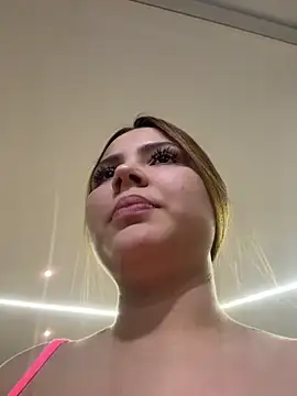Snapshot of Beella1_ chatting on 06-18-26, 10:30 Beella1 online show from 06-18-26, 10:30