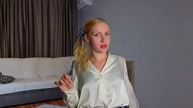 Snapshot of mcdony chatting on 10-24-25, 01:18 mcdony online show from 10-24-25, 01:18