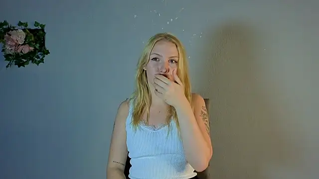 Snapshot of mcdony chatting on 11-06-25, 01:12 mcdony online show from 11-06-25, 01:12