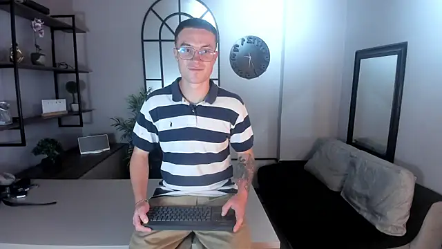 Snapshot of Lil_James chatting on 11-20-25, 08:41 Lil James online show from 11-20-25, 08:41