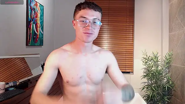 Lil James online show from 04-08-26, 08:09