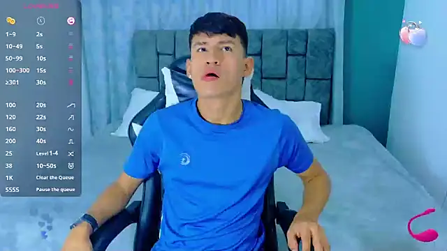 Nicolas Torres  online show from 10-21-25, 05:52