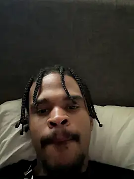 Snapshot of Mrmakeherwet_Tez chatting on 10-24-25, 09:33 Mrmakeherwet Tez online show from 10-24-25, 09:33