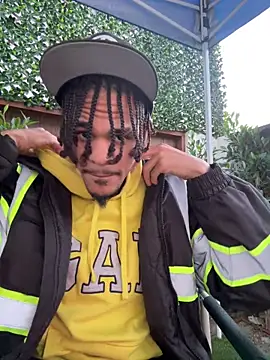 Snapshot of Mrmakeherwet_Tez chatting on 12-14-25, 12:49 Mrmakeherwet Tez online show from 12-14-25, 12:49