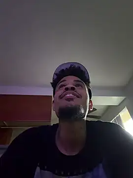 Snapshot of Mrmakeherwet_Tez chatting on 05-14-26, 02:18 Mrmakeherwet Tez online show from 05-14-26, 02:18