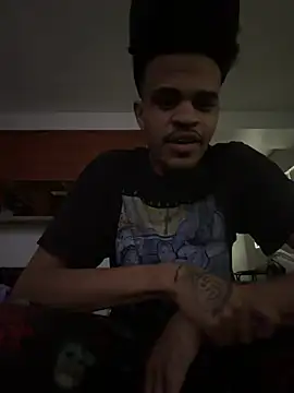 Snapshot of Mrmakeherwet_Tez chatting on 05-14-26, 03:41 Mrmakeherwet Tez online show from 05-14-26, 03:41