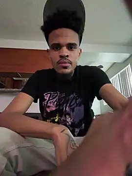 Snapshot of Mrmakeherwet_Tez chatting on 05-15-26, 10:06 Mrmakeherwet Tez online show from 05-15-26, 10:06
