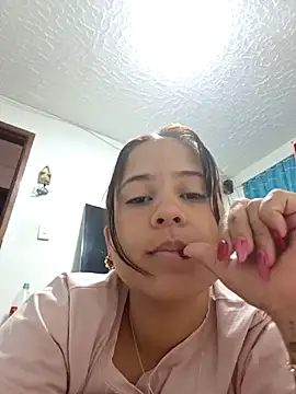 Snapshot of TamySweet69 chatting on 10-29-25, 02:52 TamySweet69 online show from 10-29-25, 02:52