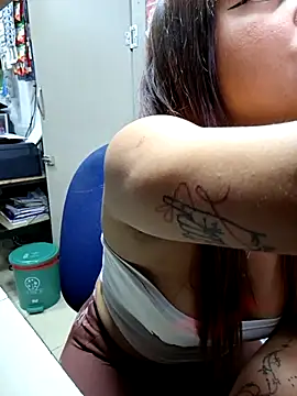 Snapshot of TamySweet69 chatting on 11-04-25, 06:18 TamySweet69 online show from 11-04-25, 06:18