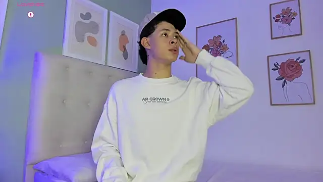 ApoloRicci online show from 02-21-26, 07:48