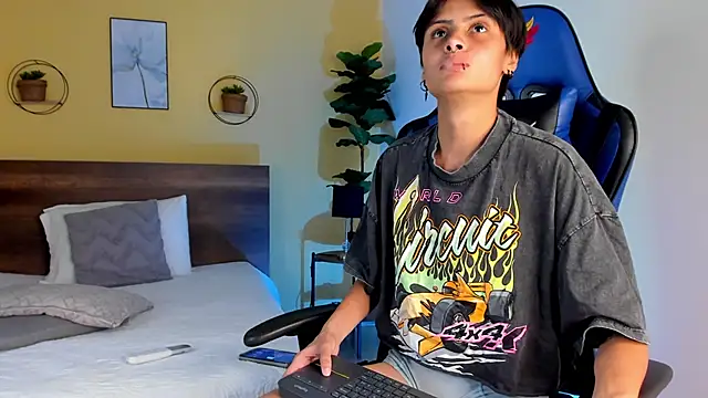 Snapshot of MartinnaGrecco chatting on 11-10-25, 08:41 MartinnaGrecco online show from 11-10-25, 08:41