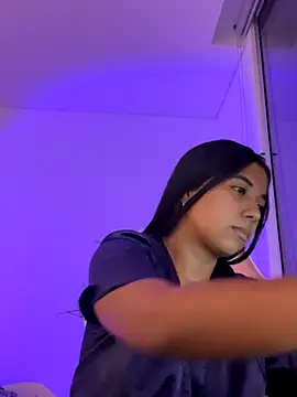 Snapshot of aly_nicols chatting on 11-07-25, 04:23 aly nicols online show from 11-07-25, 04:23